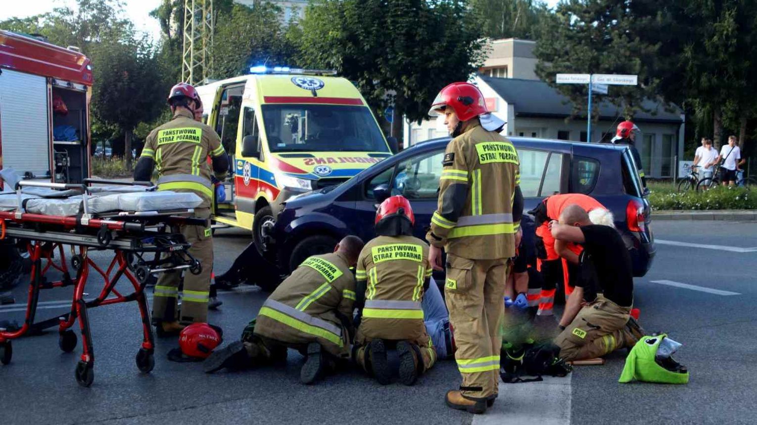 Krosno Motocyklista Ranny Po Zderzeniu Z Samochodem