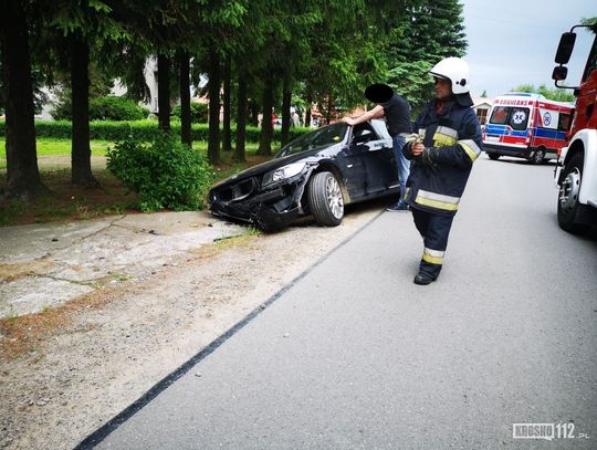 G Owienka Wypad Z Drogi Uderzy W Betonowy Przepust