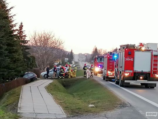 Trzy osoby w szpitalu po tym jak kierująca zasnęła za kierownicą