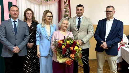 100 lat Pani Genowefy Łepkowskiej z Bajd. Wyjątkowy jubileusz w gronie rodziny i bliskich