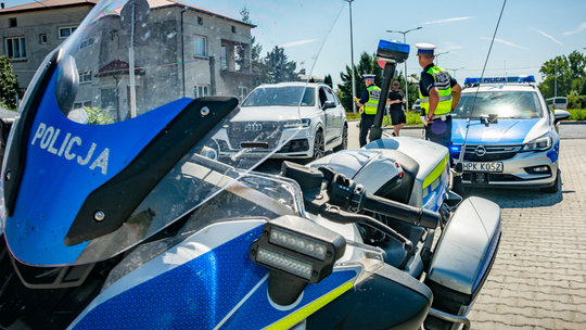 120 km/h w terenie zabudowanym. To nie gra – to realne zagrożenie. 21-latek ukarany