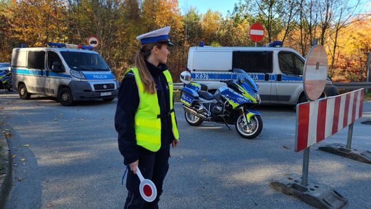 15 kolizji, 5 zatrzymanych praw jazdy, dwóch kierowców "na podwójnym gazie"