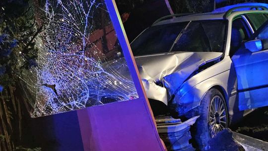 17-latek bez prawa jazdy potrącił pieszego i uciekł z miejsca wypadku. Prokuratura postawiła zarzuty