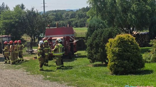 25-latek porażony prądem podczas naprawy kombajnu
