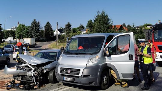 32-latek kierujący audi nie udzielił pierwszeństwa przejazdu kierowcy fiata