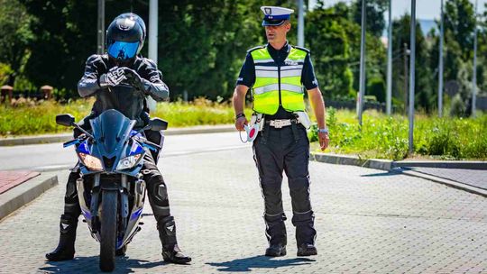 4 tysiące złotych mandatu dla motocyklisty