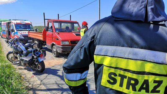 43-letni motocyklista ranny po zderzeniu z samochodem dostawczym