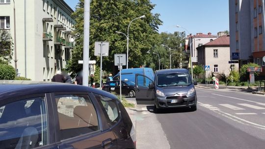 49-latek potrącony na pasach. Kierowca trzeźwy, pieszy pijany