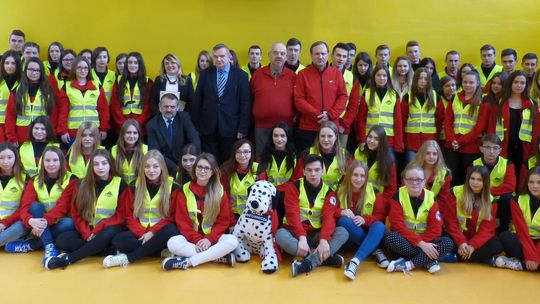 65 uczniów Naftówki oficjalnie ukończyło kurs Ratownika Drogowego