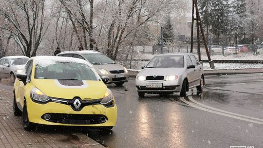 ? 69-latek nie udzielił pierwszeństwa przejazdu. Zderzenie czterech samochodów w Krośnie