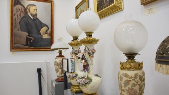 70 lat Muzeum Podkarpackiego w Krośnie. Znane jest z niezwykłej kolekcji lamp naftowych