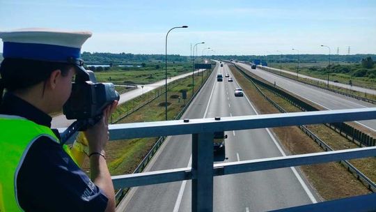 Czy kierowcy zachowują bezpieczne odległości pomiędzy pojazdami? Kontrolowali to policjanci