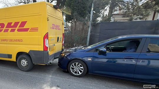 72-latek spowodował zderzenie trzech samochodów