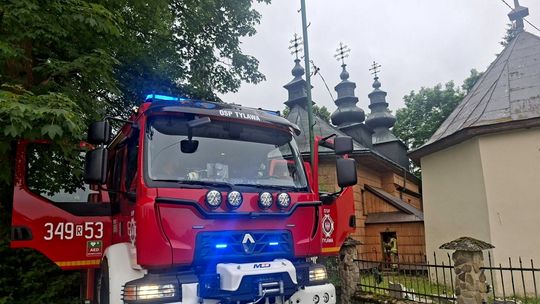 Alarm przeciwpożarowy w drewnianym kościele w Zawadce Rymanowskiej