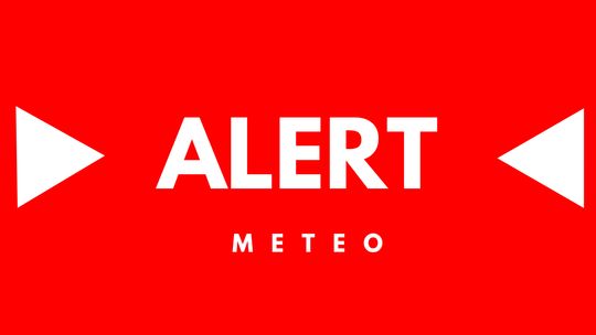 ? ALERT RCB: Silny wiatr. Możliwe porywy do 115 km/h!