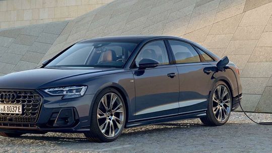 Audi A8 60 TFSI e – luksusowa limuzyna z napędem przyszłości