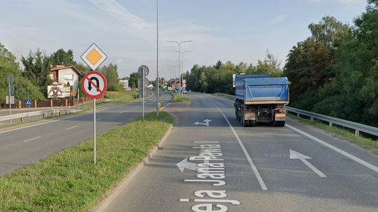 Awaria oświetlenia na al. Jana Pawła II po uszkodzeniu infrastruktury