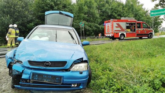 ? Bajdy/DW990: Zderzenie dwóch pojazdów. Kierująca oplem bez uprawnień