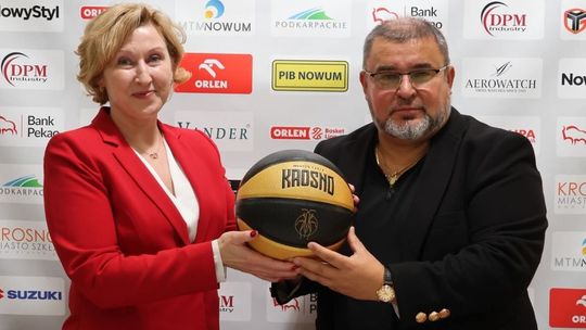 Bank Spółdzielczy w Rymanowie wspiera koszykarską drużynę Miasto Szkła Krosno