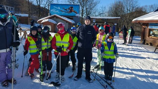 Bezpiecznie na stoku – policyjna profilaktyka w Puławach i Chyrowej