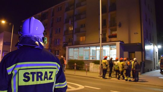 Blok mieszkalny grozi zawaleniem. Odcinek DK28 w Jaśle zablokowany