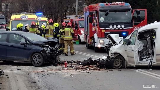 Blokada DK19 w Babicy po zderzeniu samochodów