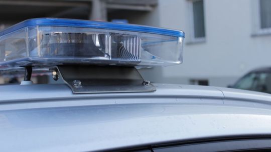 BMW pędziło przez Krosno. Eskortowali je policjanci. Pomoc przyszła na czas