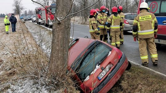 Bóbrka. 44-latka nie udzieliła pierwszeństwa przejazdu. Ranna została 41-latka
