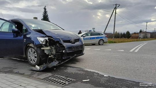 Bóbrka. Wymuszenie pierwszeństwa na skrzyżowaniu przy pomniku