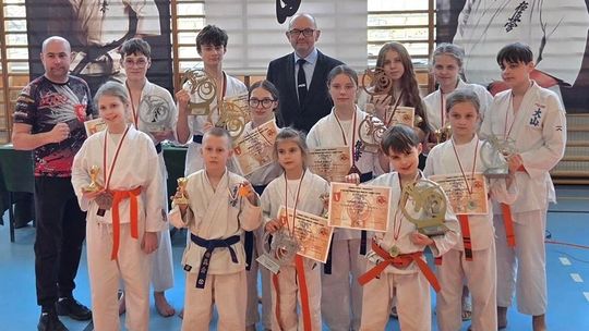 Bokserzy i karatecy KS BUDO z sukcesami. Medale na ringu i macie