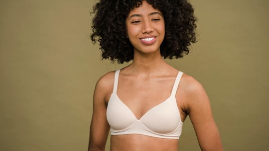 Brafitting – jak znaleźć idealną braletkę na każdy biust?