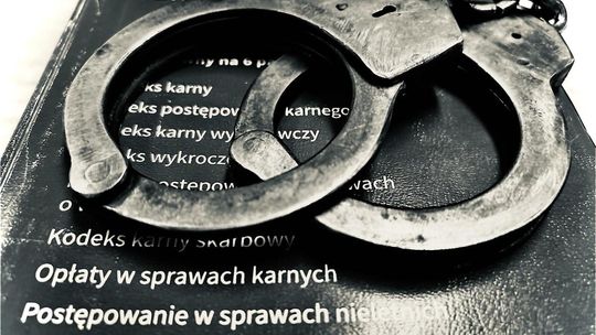 Brzozów. 26-latek poszukiwany listem gończym zatrzymany, ukrył się u babci.