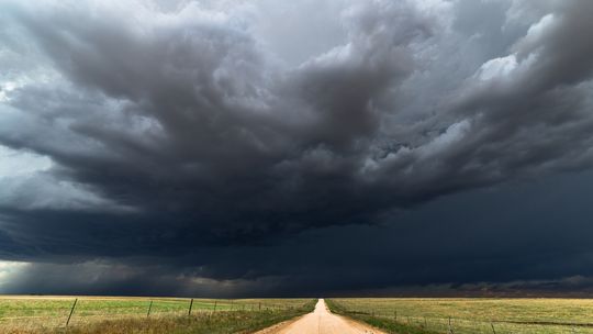? Burze z gradem, deszcz i wzrosty stanów wody w rzekach
