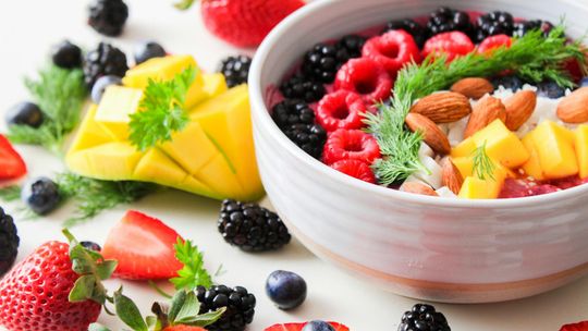 Catering dietetyczny a uroda - wpływ zdrowej diety na skórę, włosy i paznokcie
