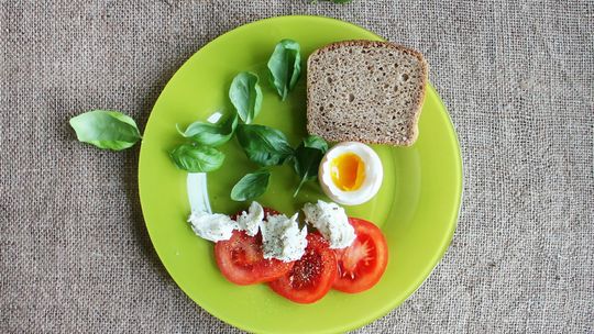 Catering dietetyczny - zdrowy sposób na regularne posiłki