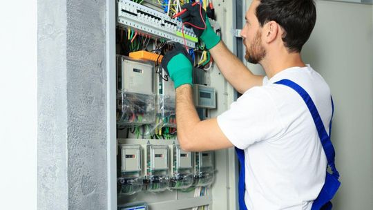 Są nowe taryfy na energię elektryczną na 2026 rok. Stawki są niższe od obecnych