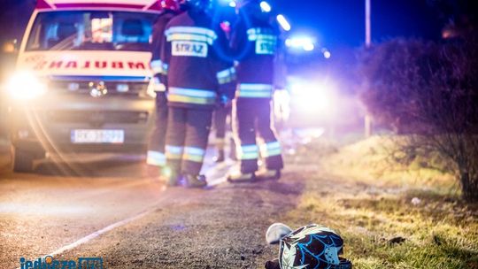 CHLEBNA: Wypadek przy remizie. Motocyklista i jego pasażerka ranni