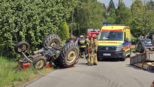 Chorkówka. Mężczyzna przygnieciony przez traktor