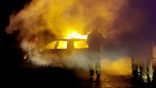 Co roku płonie ponad 8 tysięcy samochodów. Poznaj najczęstsze przyczyny
