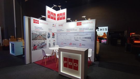 Co wpływa na cenę projektu i realizacji stoiska targowego?