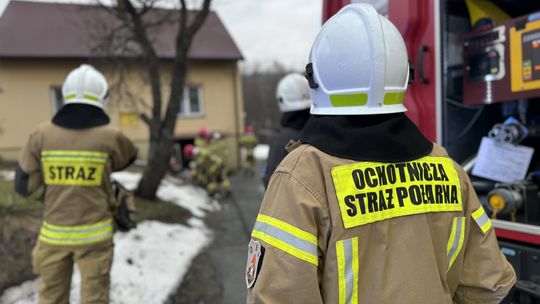 Czarnorzeki. Pożar w piwnicy budynku