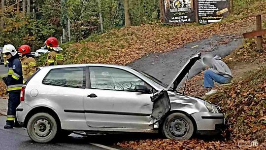 Czarnorzeki. Volkswagenem wjechała w dwa zaparkowane samochody [AKTUALIZACJA]