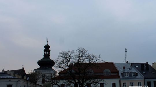 Czym jest "niska emisja" i jaka jest jakość powietrza w Krośnie