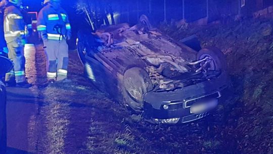 Dachowanie samochodu w Podniebylu