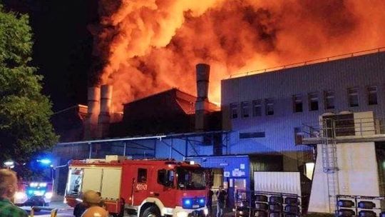 Dębica. Pożar hali produkcyjnej zakładu oponiarskiego