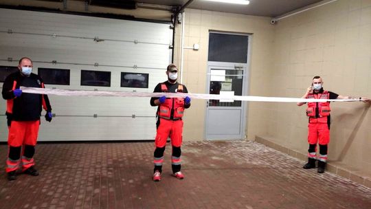 Defibrylacja "zapisana" na 7 metrach. Medycy walczyli o życie pacjenta