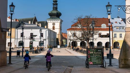 Demografia 2025 w powiecie krośnieńskim. Tylko jedna gmina bez ujemnego przyrostu naturalnego
