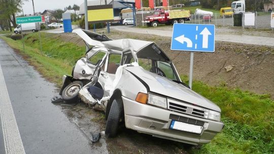 DK28: Wypadek dwóch samochodów w Miejscu Piastowym