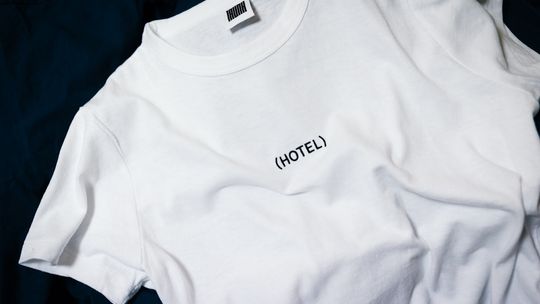 Dlaczego odzież reklamowa to must-have w strategii marketingowej Twojej firmy