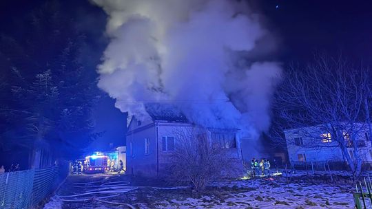 Długie. Pożar budynku mieszkalnego, wewnątrz zwęglone ciało